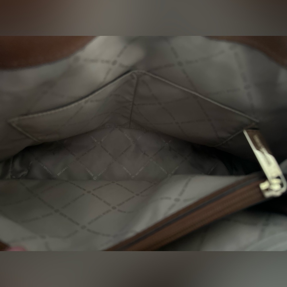 Michael Kors Sofia Large Tote - Picture 13 of 14